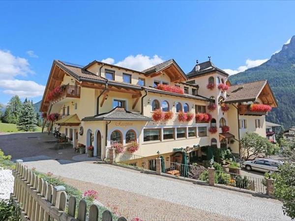 Family Hotel La Grotta a Vigo di Fassa