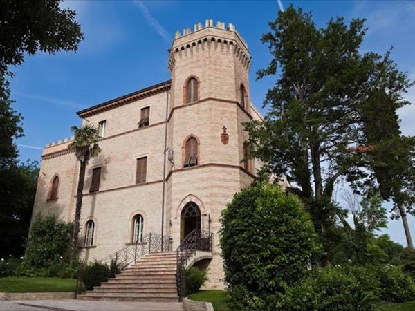 Castello Montegiove a Fano