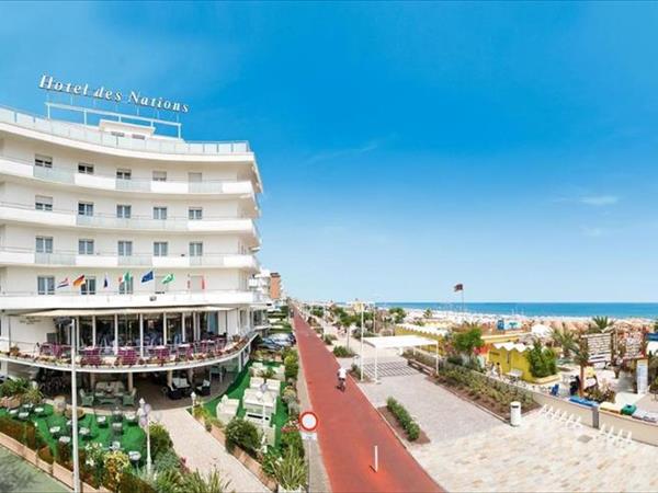 Hotel Des Nations - Vintage Hotel sul mare a Riccione