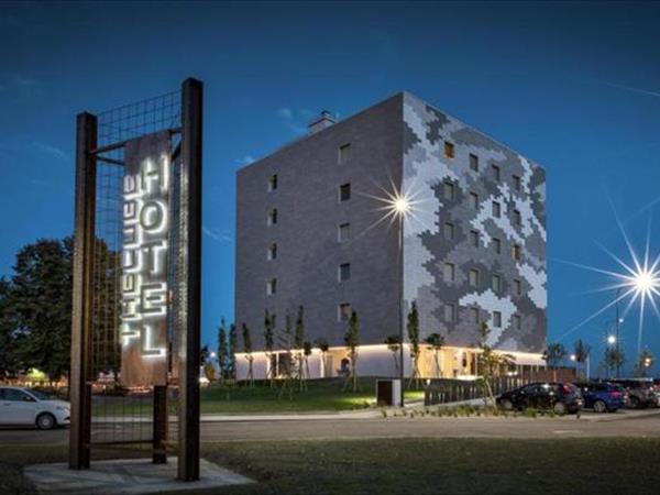 Hotel The Cube a Fidenza