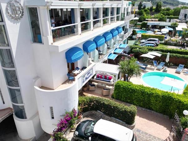 Capri Bougainville a Anacapri