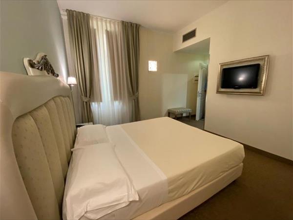 JR Hotels Oriente Bari a Bari