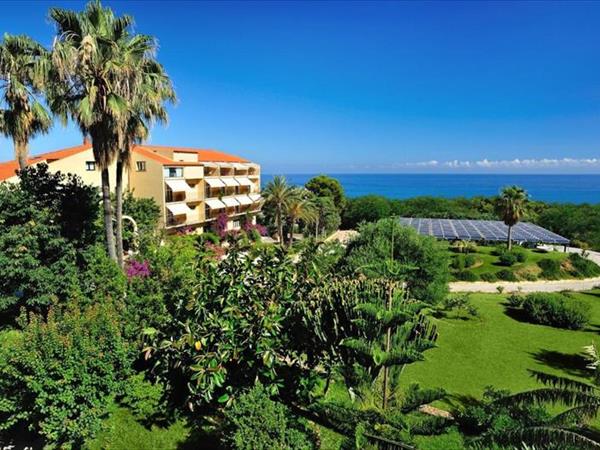 Alberi Del Paradiso a Cefalù