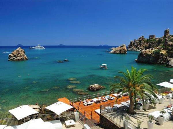 Le Calette Bay a Cefalù