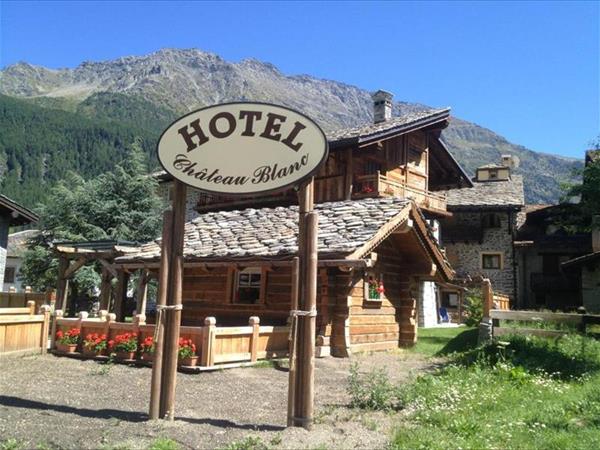 Hotel Chateau Blanc a La Thuile