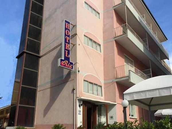 Hotel Riz a Finale Ligure