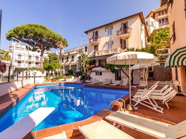 Coccodrillo Hotel & Apartments a Varazze