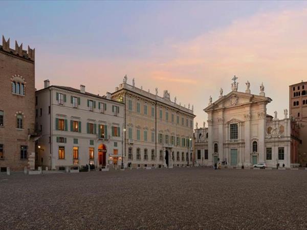 Cà Uberti Palace Hotel a Mantova