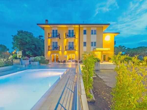 Hotel Nuova Barcaccia a Peschiera del Garda