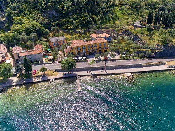 Albergo Del Garda a Torri del Benaco