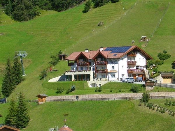 Garni La Tambra a Selva di Val Gardena