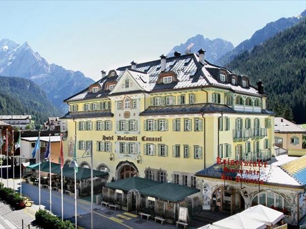 Hotel Dolomiti Schloss a Canazei