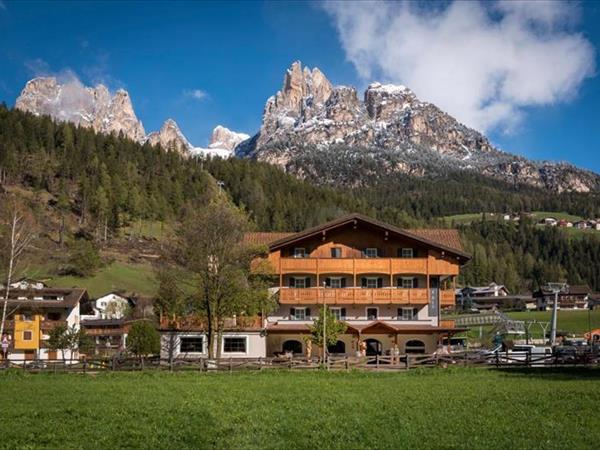 X Alp Hotel a Pozza di Fassa