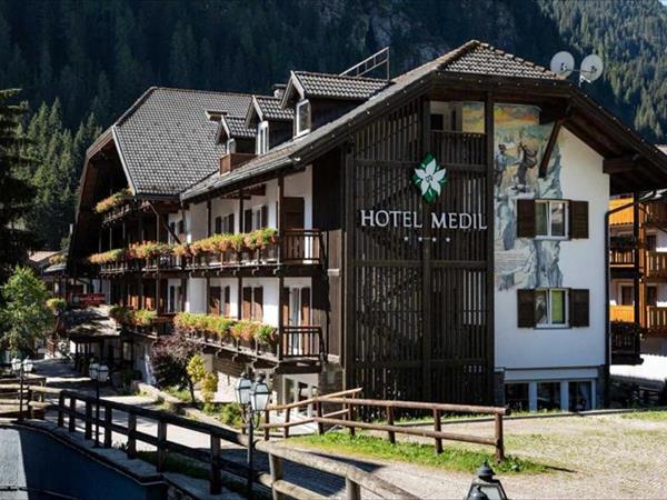 Hotel Medil a Campitello di Fassa